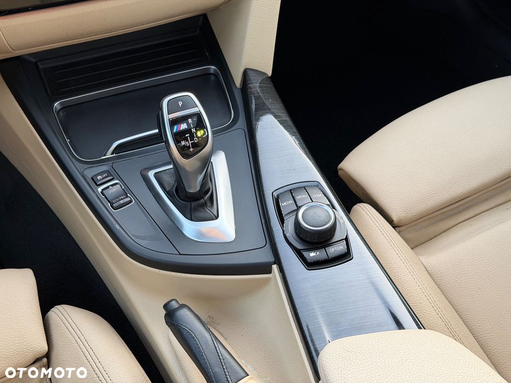 BMW Seria 3 330i Edition Luxury Line Purity - 26