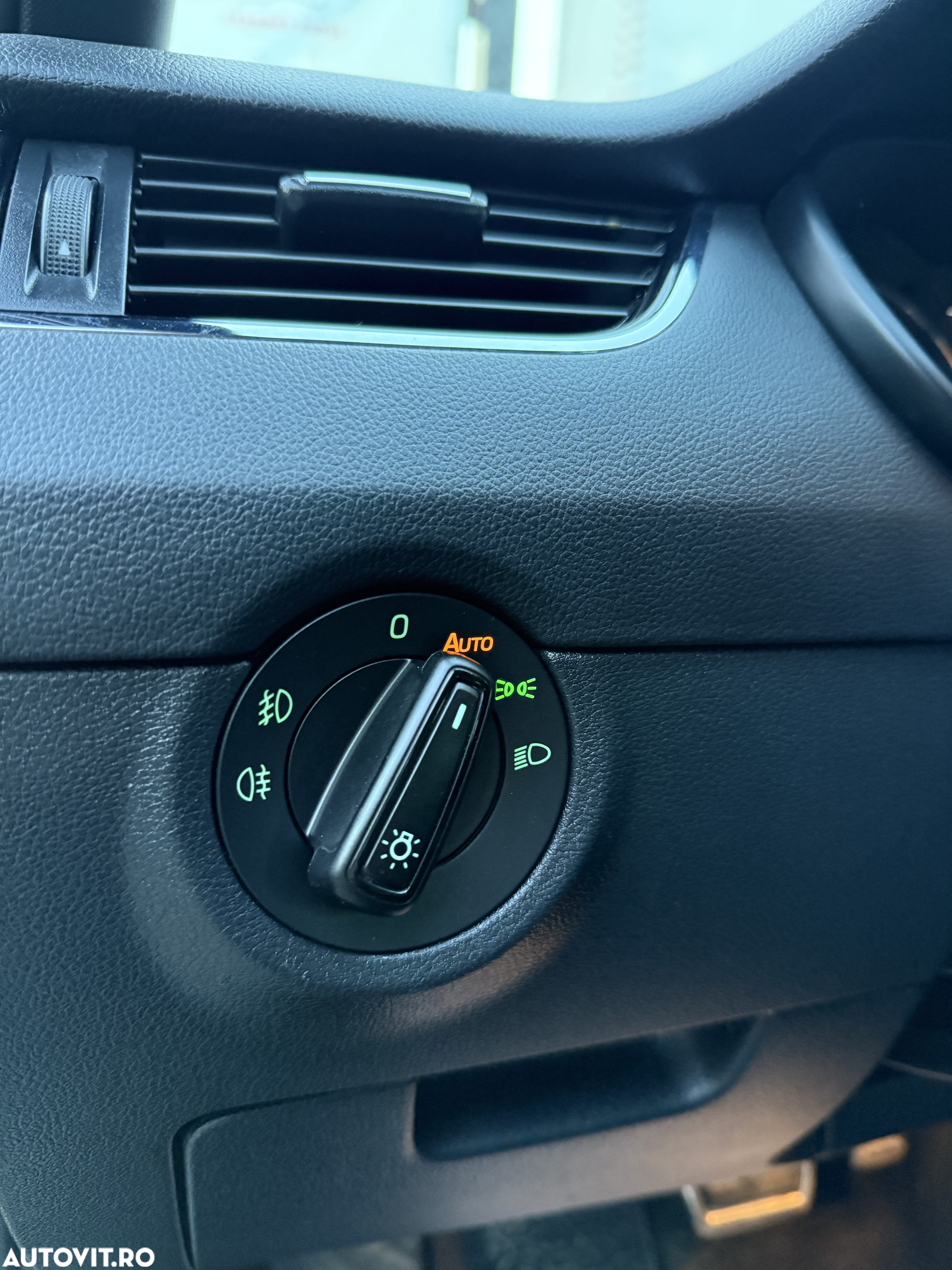 Skoda Octavia 2.0 TDI DSG RS - 14
