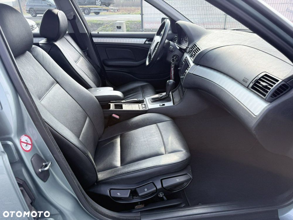 BMW Seria 3 318i - 23