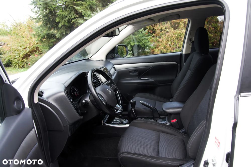 Mitsubishi Outlander 2.0 2WD Diamant - 18