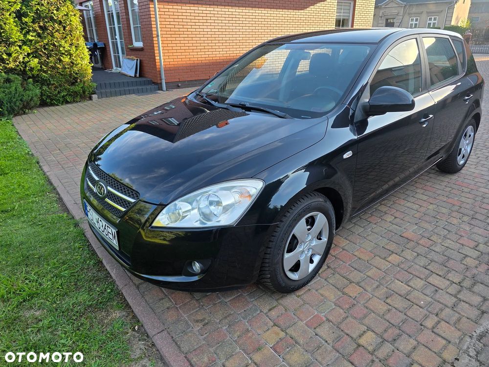 Kia Ceed 1.4 Comfort + - 1