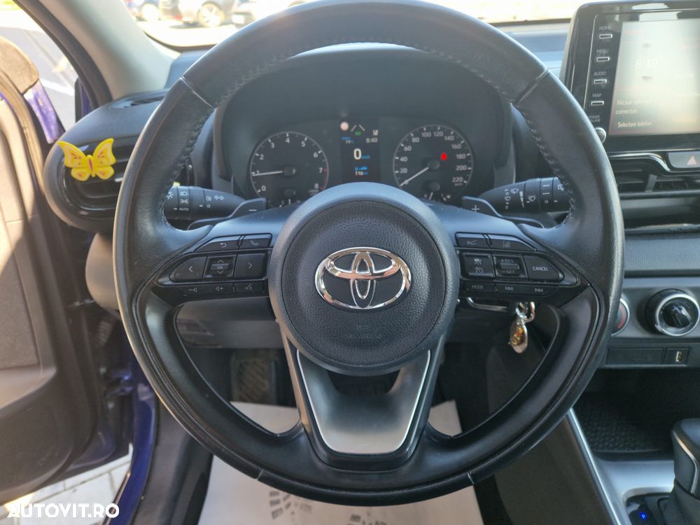 Toyota Yaris 1.5 L CVT Active - 12