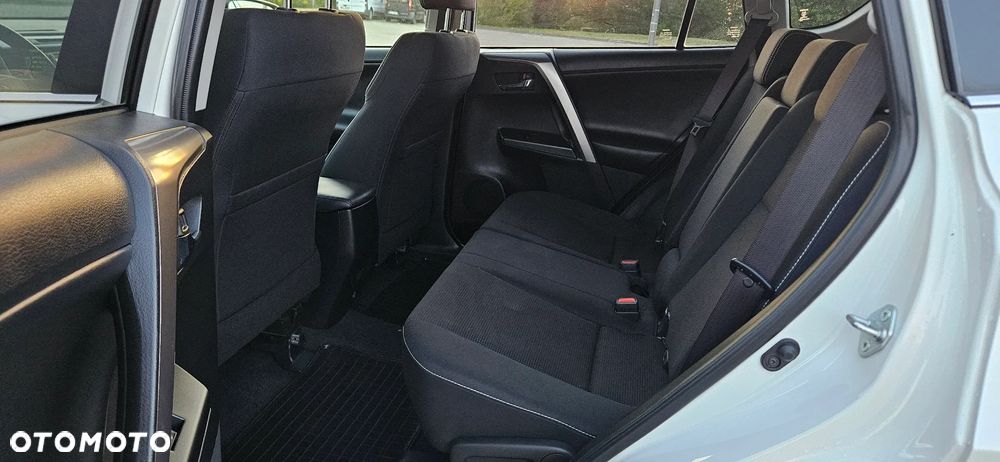 Toyota RAV4 2.0 D-4D Premium 4x2 - 7
