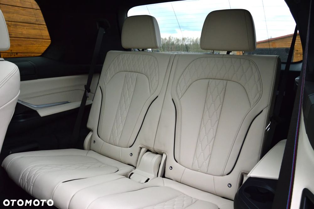 BMW X7 M60i xDrive mHEV sport - 23