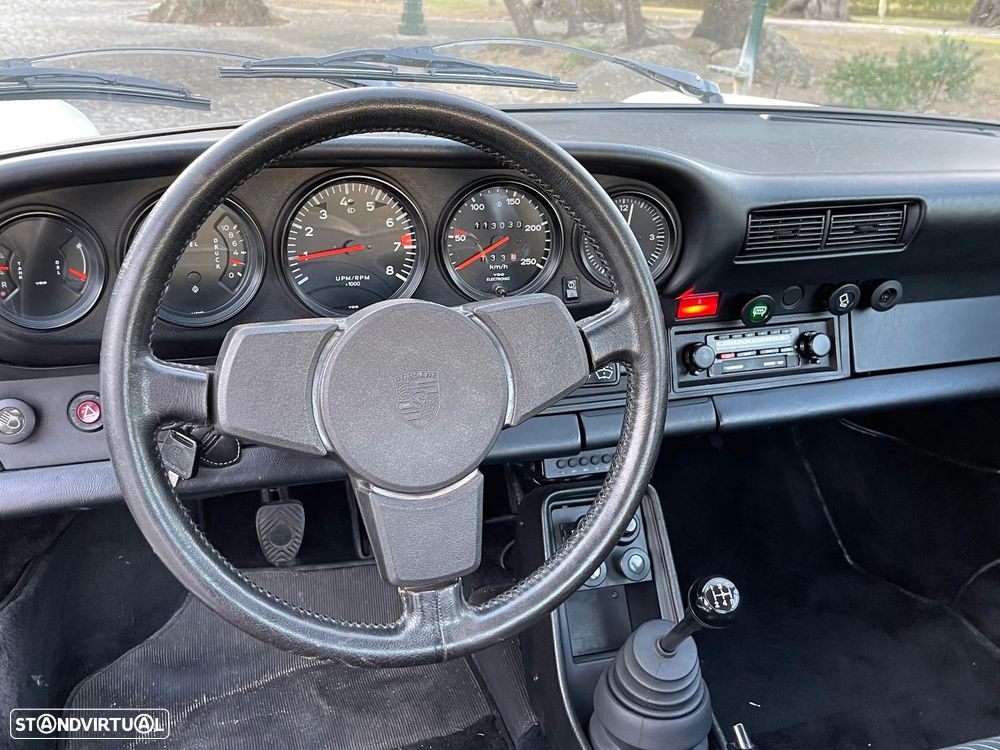 Porsche 911 Série G - 11