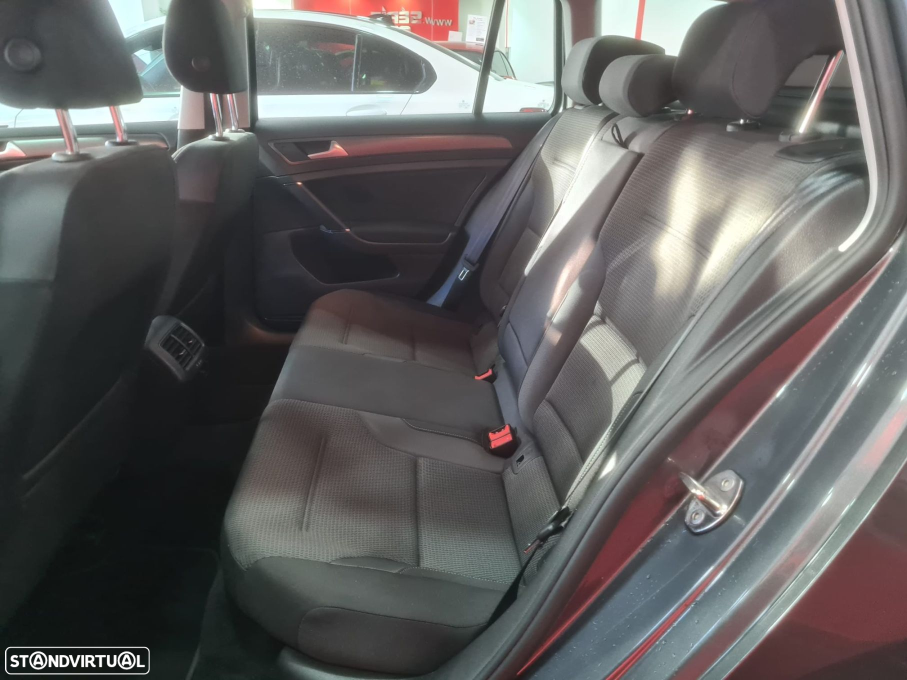 VW Golf Variant 1.6 TDi Confortline - 24