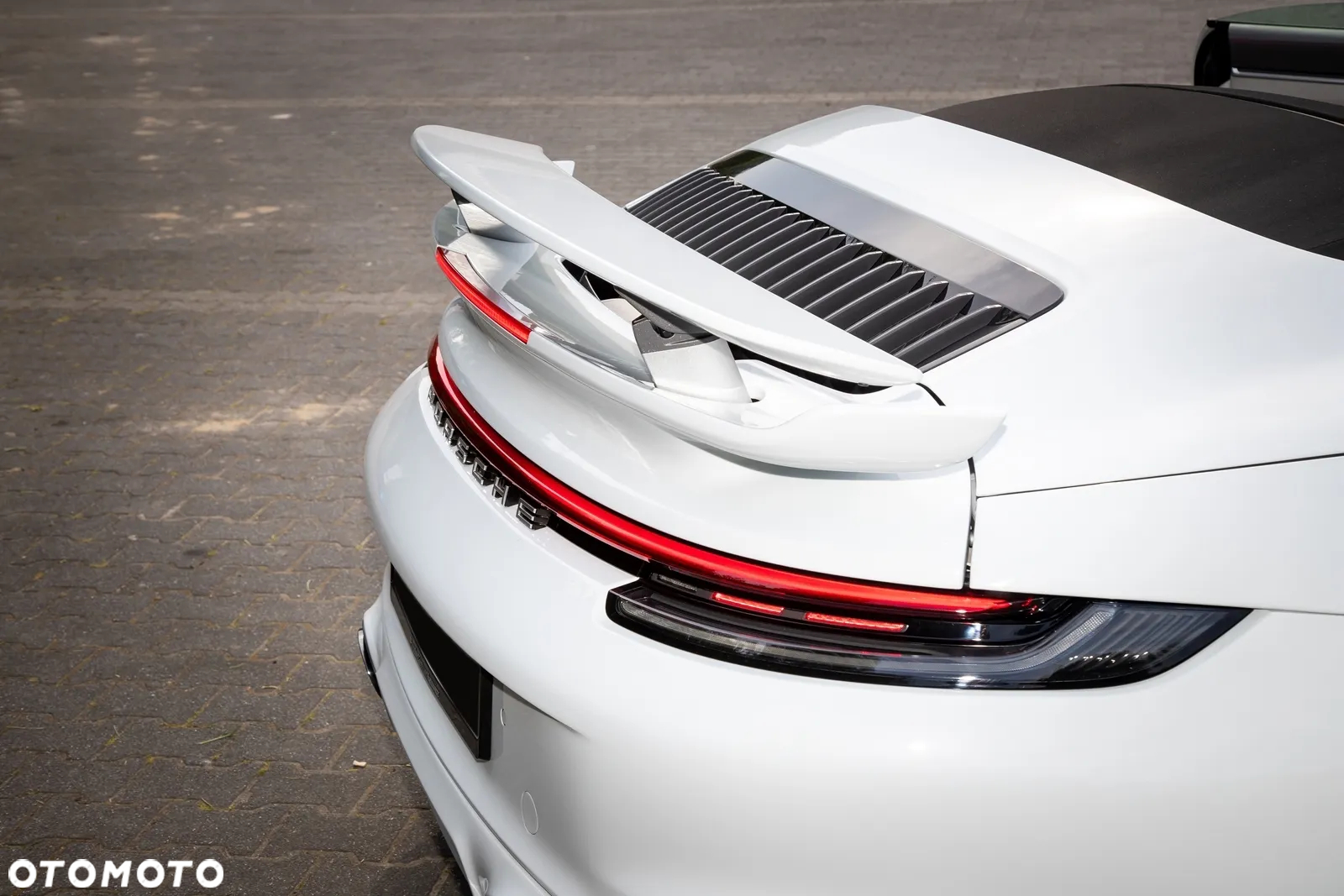 Porsche 911 Carrera Turbo S Cabrio - 10
