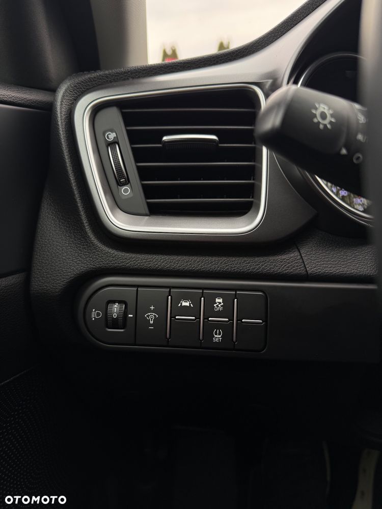 Kia Ceed 1.0 T-GDI 100 OPF Vision - 24