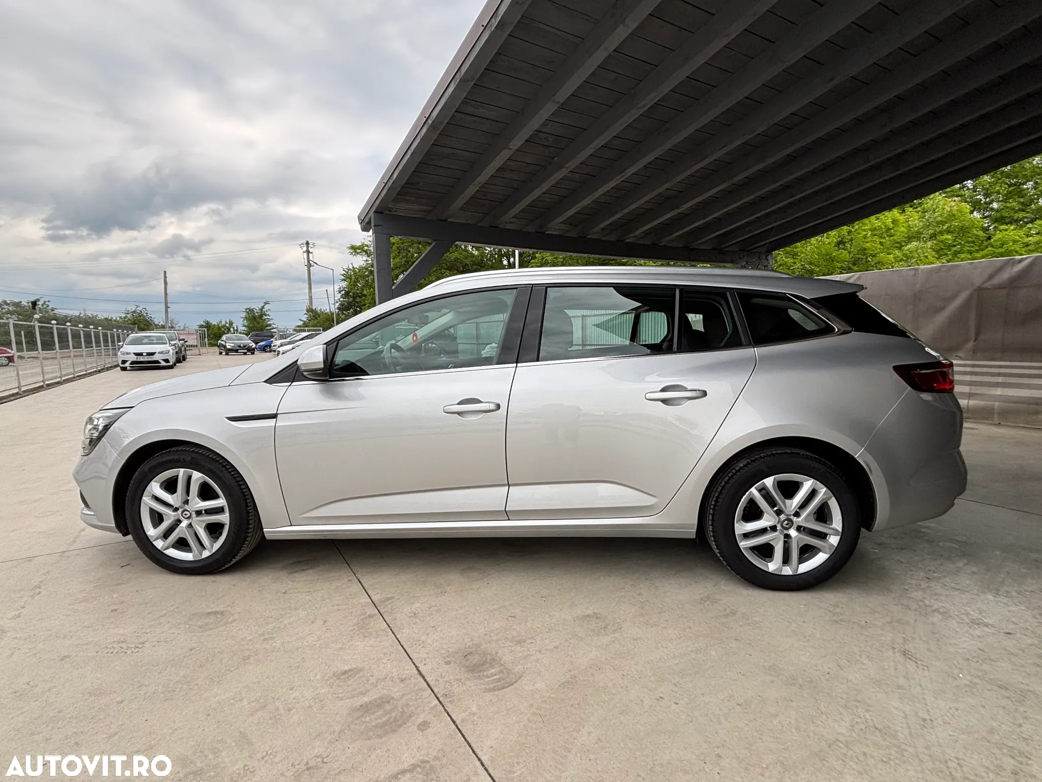 Renault Megane BLUE dCi 115 EDC BUSINESS EDITION - 9