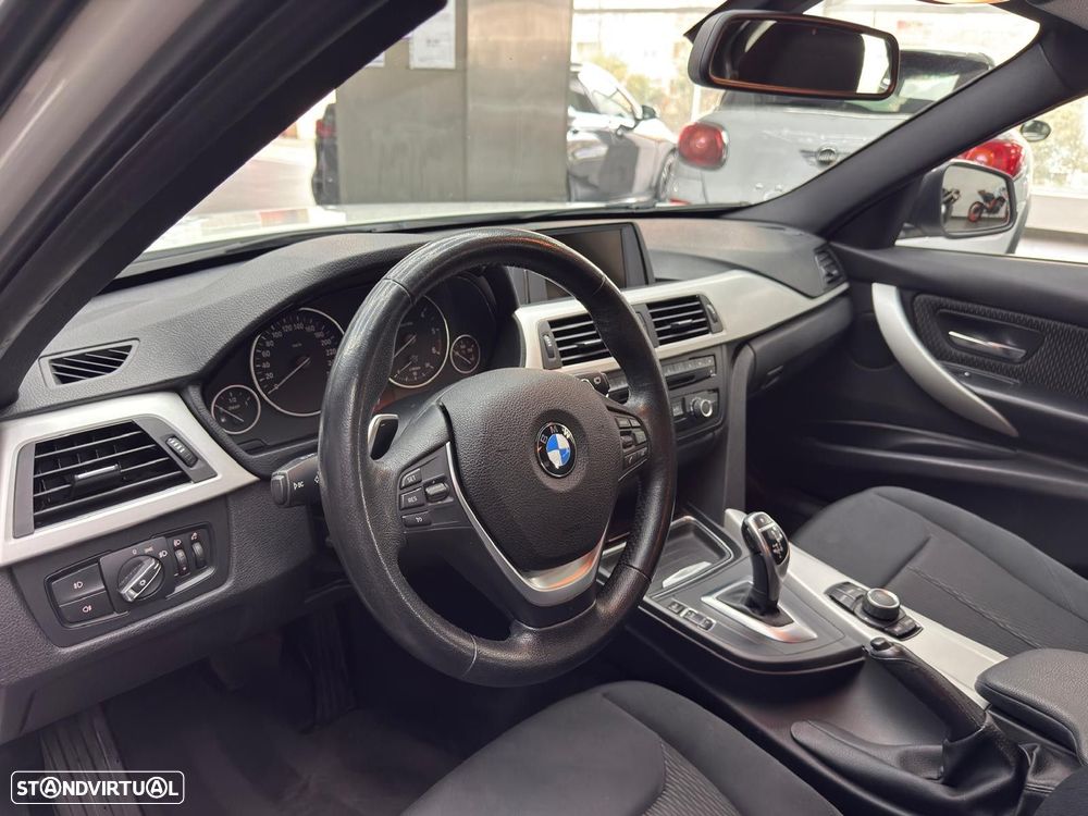 BMW 320 d EfficientDynamics Auto Line Sport - 11