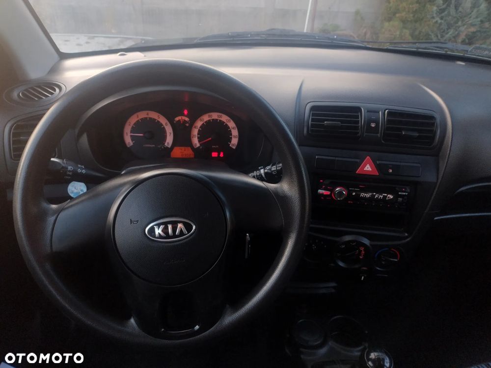 Kia Picanto - 10
