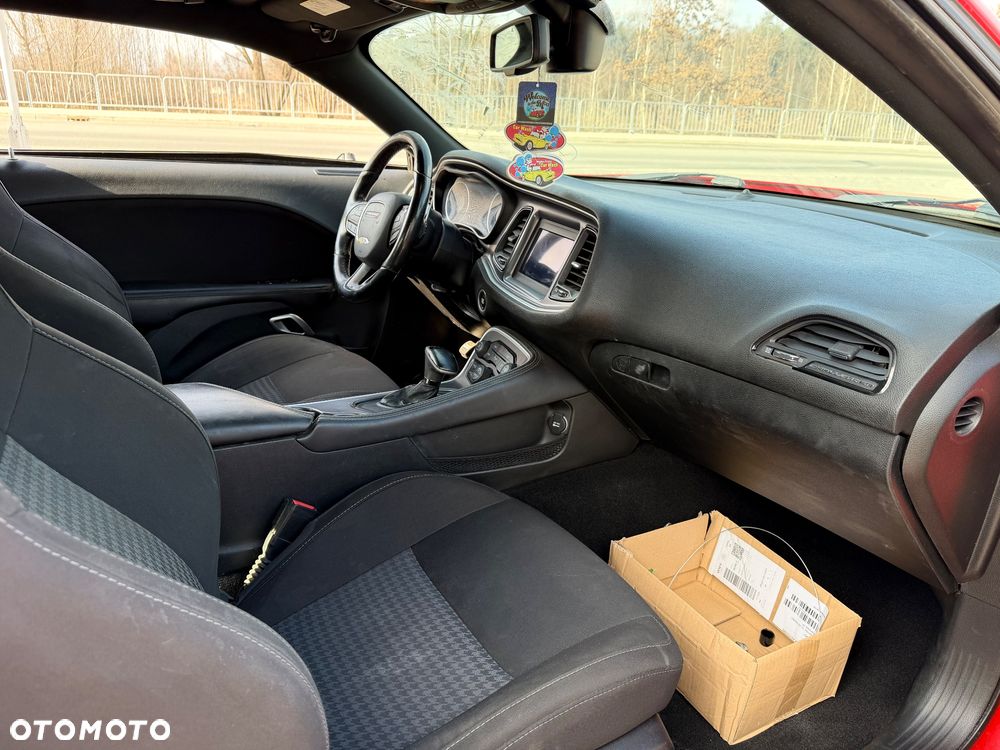 Dodge Challenger - 9