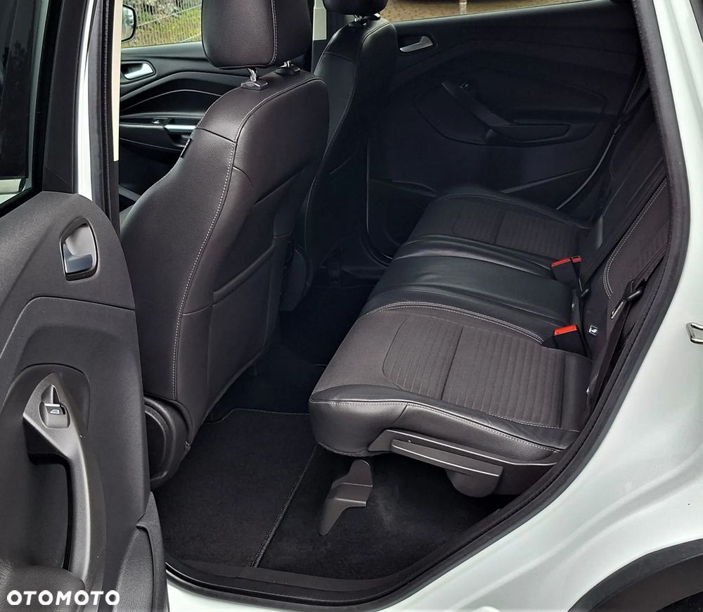 Ford Kuga 2.0 TDCi 2x4 Titanium - 19