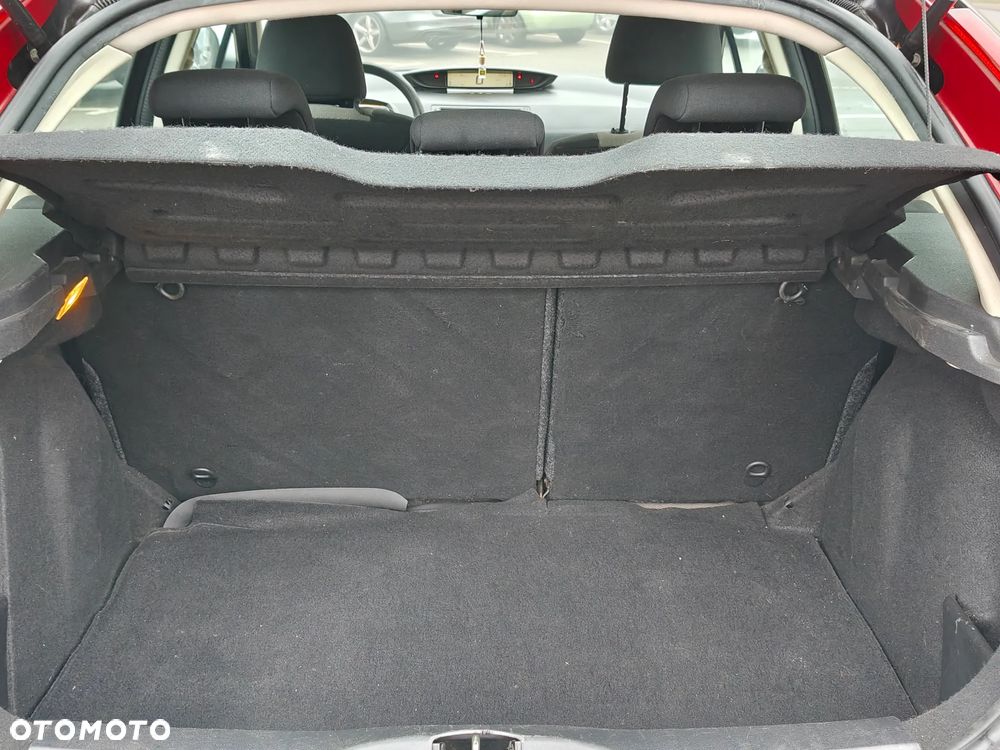 Citroën C4 1.6 16V SX - 17