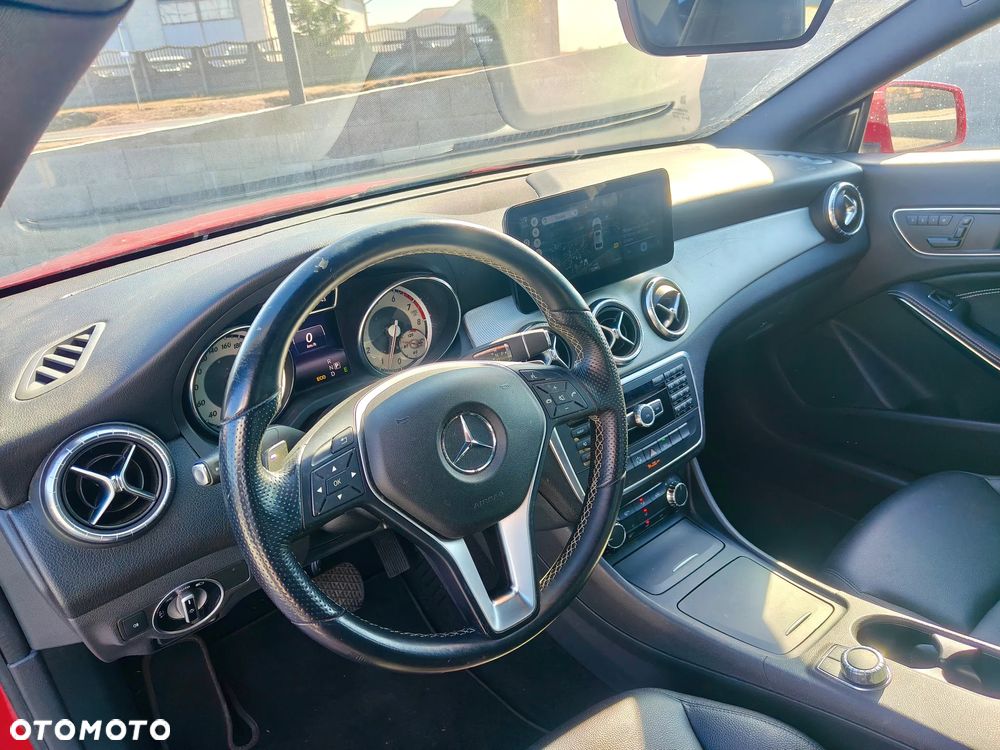 Mercedes-Benz CLA 250 7G-DCT - 14
