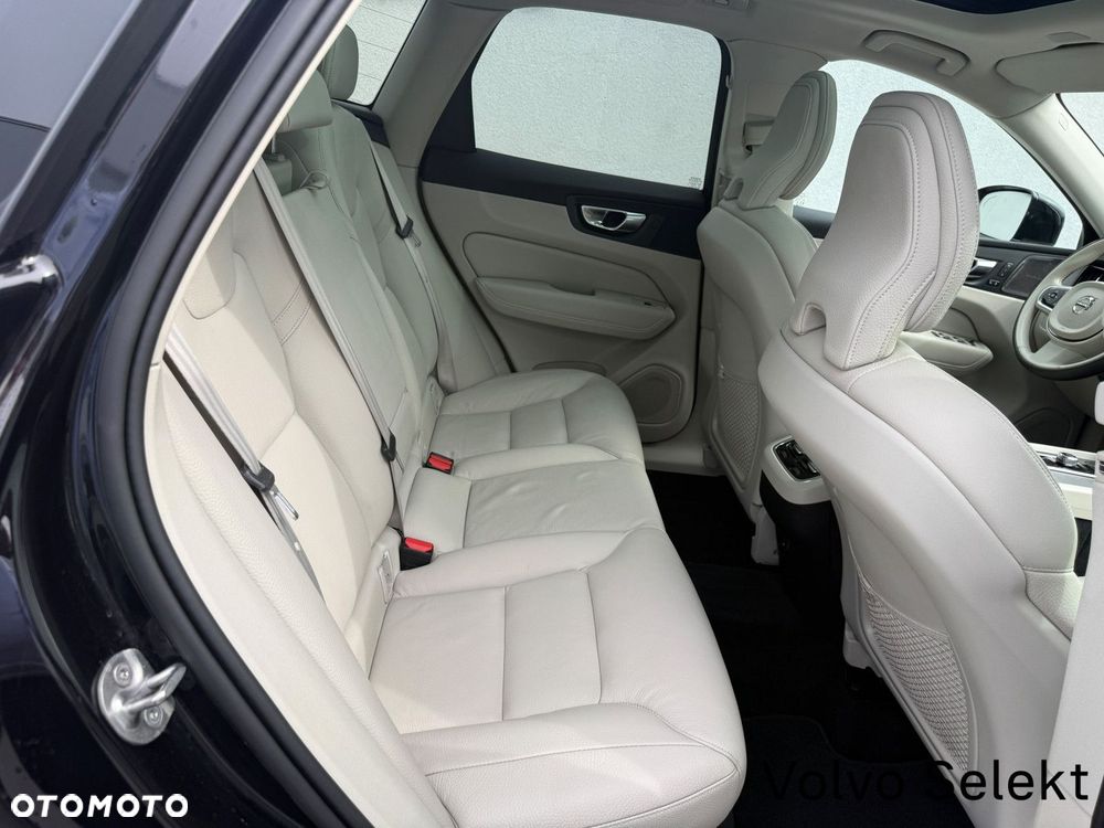 Volvo XC 60 - 41
