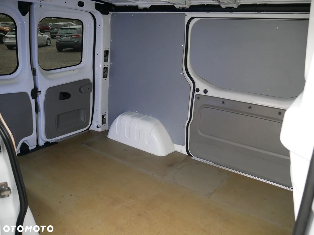 Opel Vivaro - 24