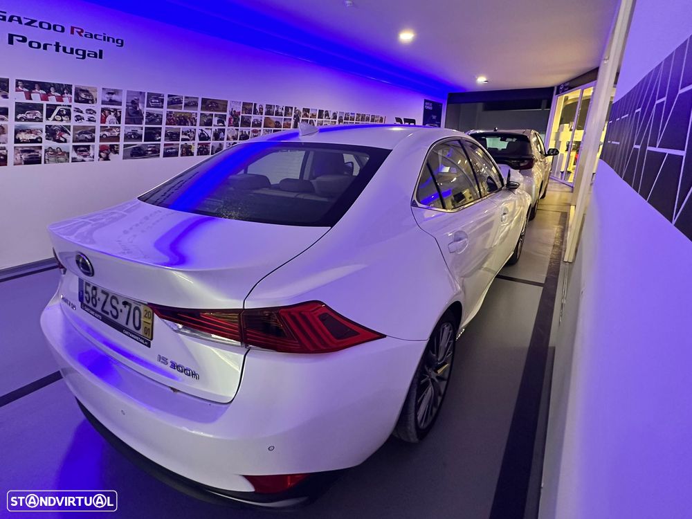 Lexus IS 300H Luxury - 8