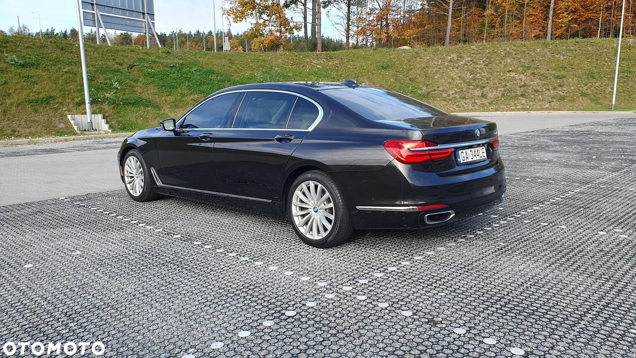 BMW Seria 7 740Li - 24