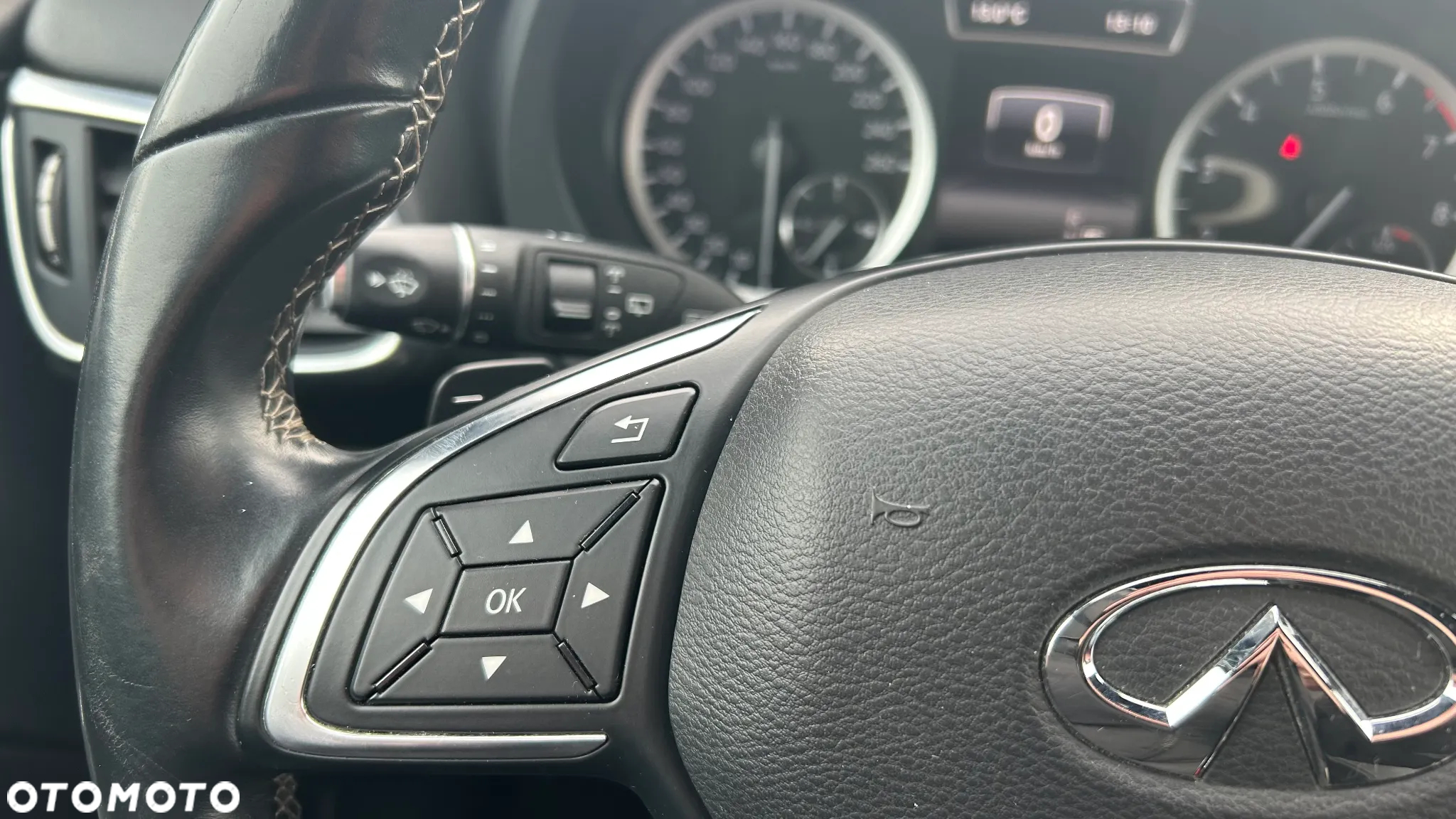 Infiniti Q30 2.0t Sport AWD 7DCT - 17