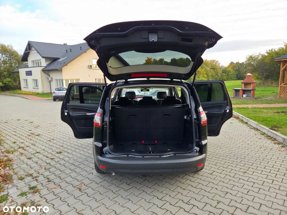 Ford S-Max 2.0 TDCi DPF Ambiente - 24