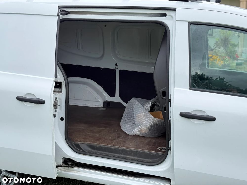 Renault KANGOO - 23