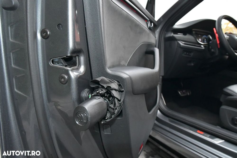 Skoda Octavia 2.0 TSI DSG RS - 8