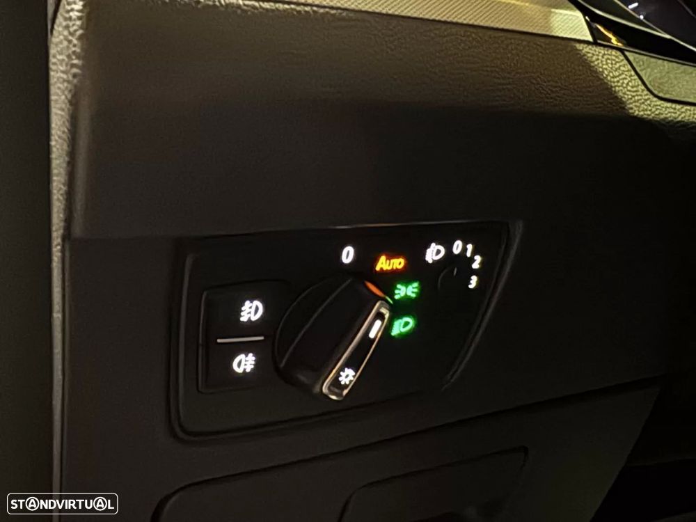 VW Passat Variant 1.6 TDI Confortline DSG - 22