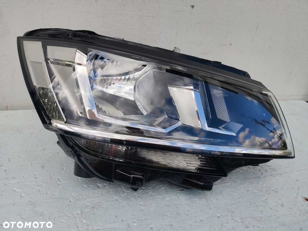 REFLEKTOR LAMPA PRAWY PRZÓD VW TRANSPORTER T6.1 T6 LIFT - 2