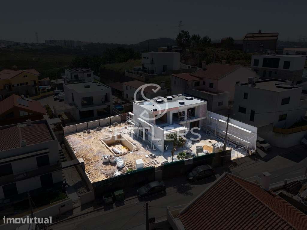 Moradia T4 em construção na Serra de Casal de Cambra - Grande imagem: 2/15