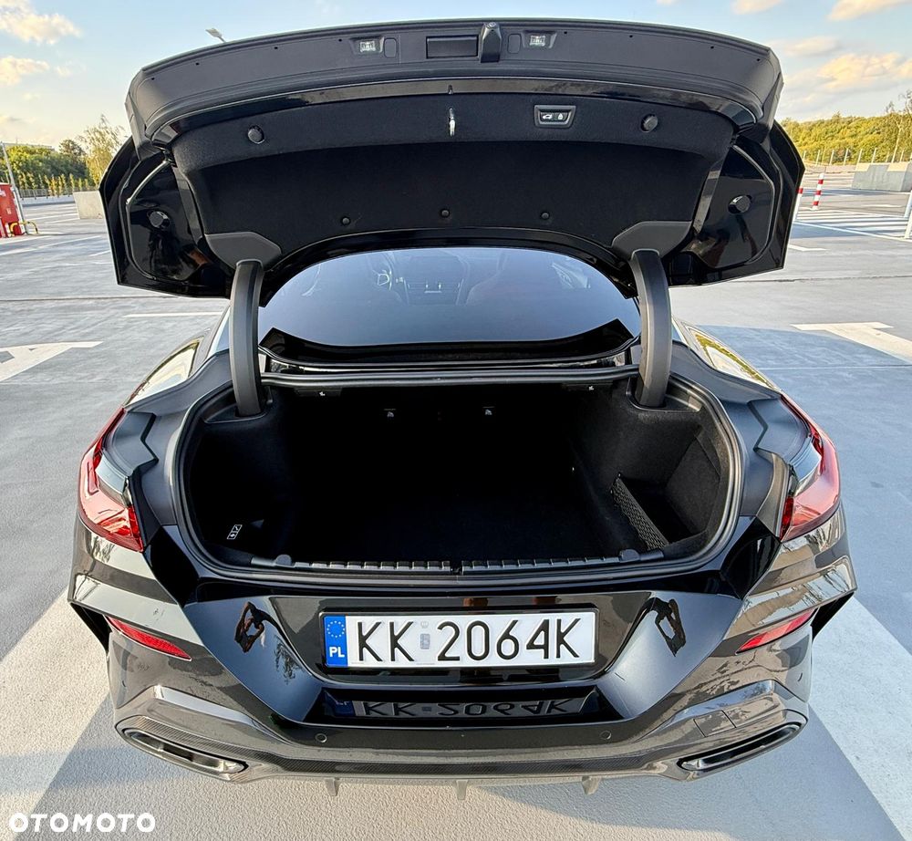 BMW Seria 8 - 11