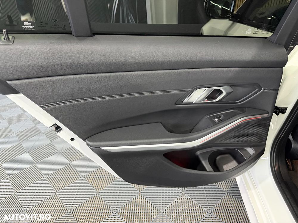 BMW Seria 3 330e AT PHEV - 23