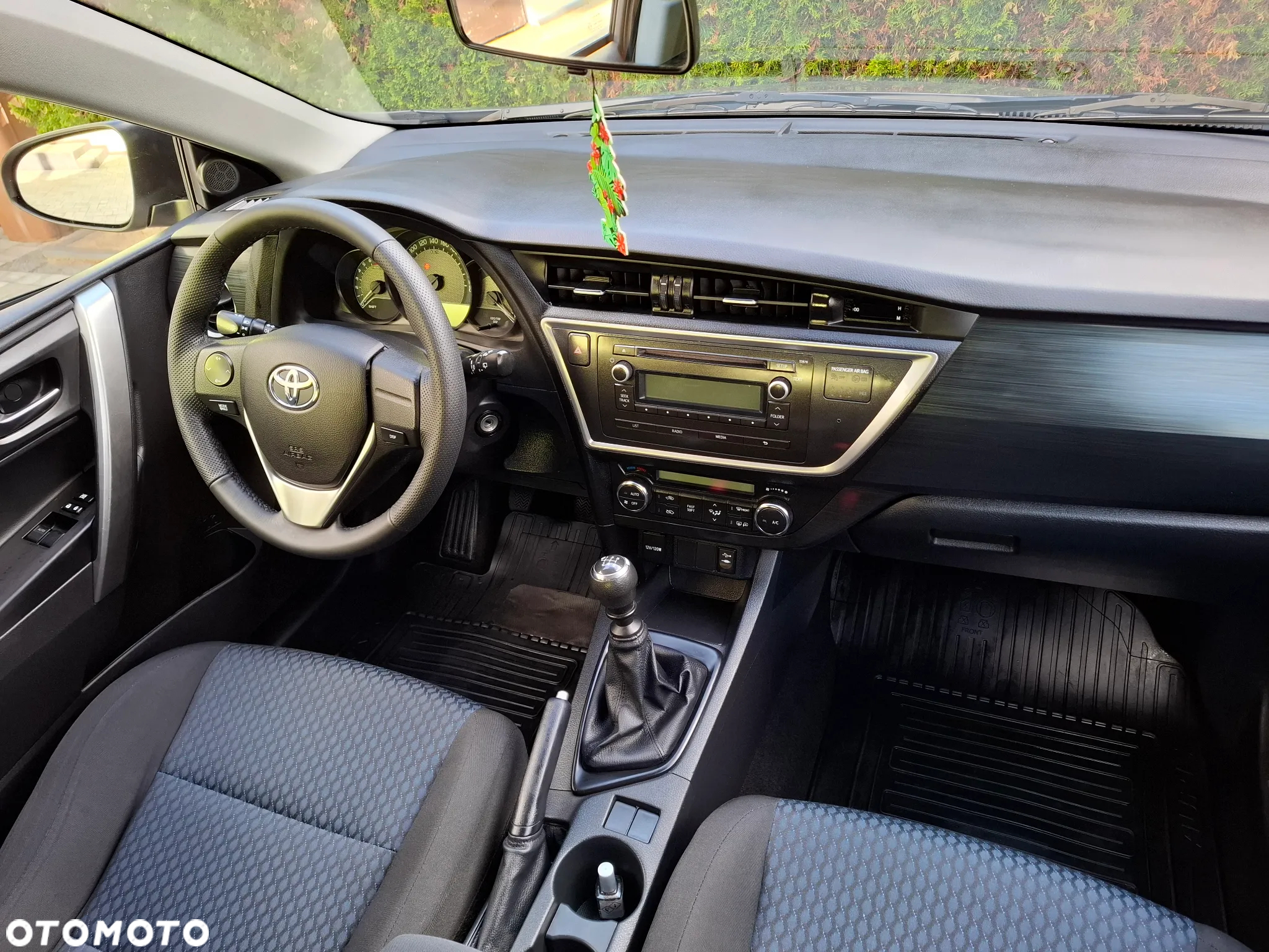 Toyota Auris - 15