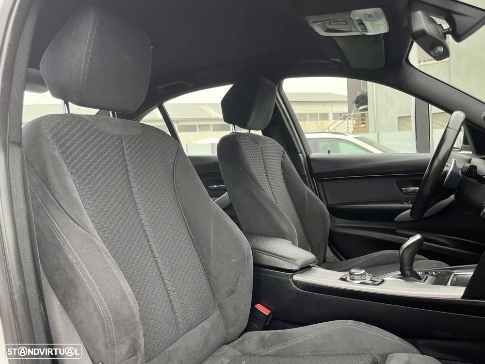 BMW 320 i Pack M Auto - 41
