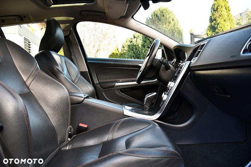 Volvo V60 Cross Country D4 Geartronic Summum - 7