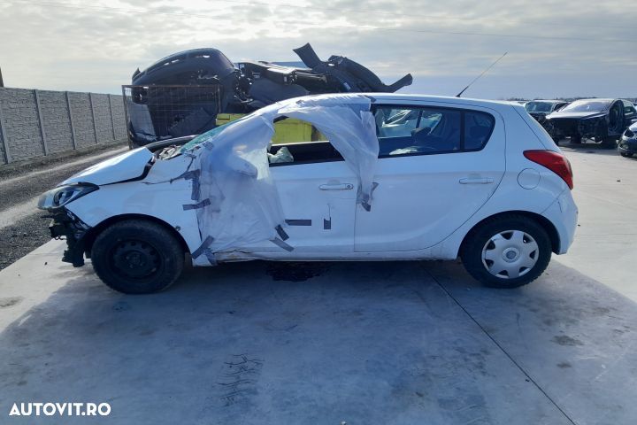 Rampa injectoare 35310-04000 35310-04000 Hyundai i20 PB [facelift] [2 - 6