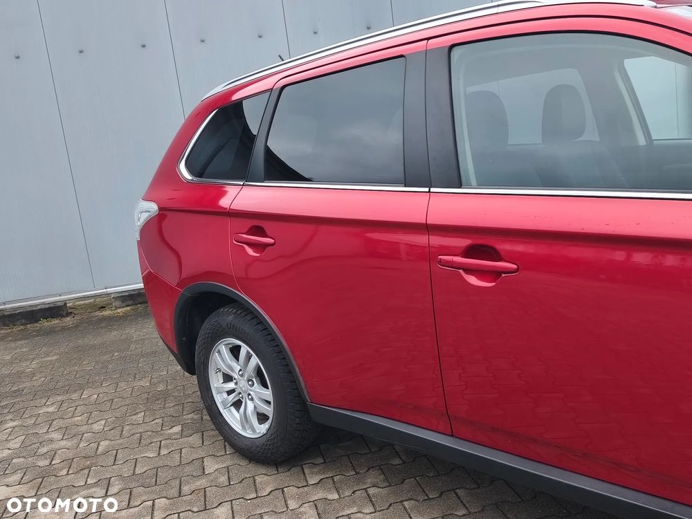 Mitsubishi Outlander 2.0 4WD Invite - 14