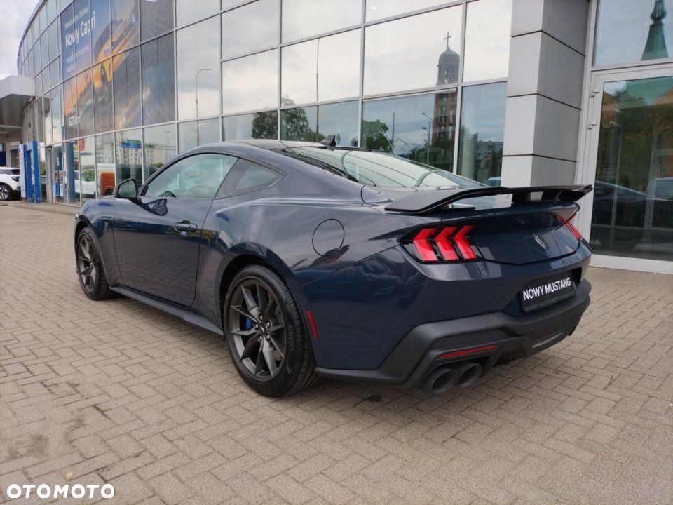 Ford Mustang - 4