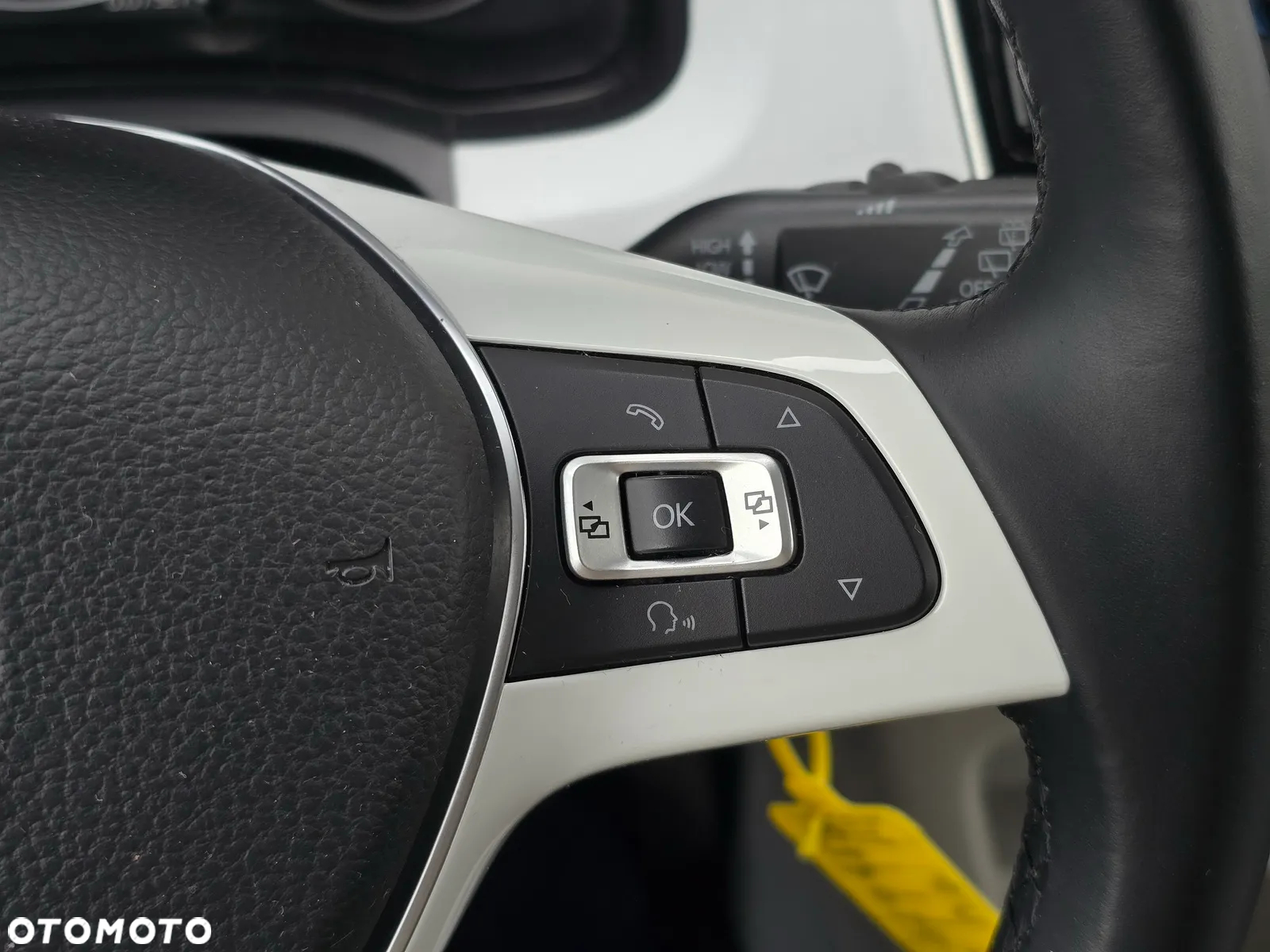 Volkswagen up! 1.0 beats - 25