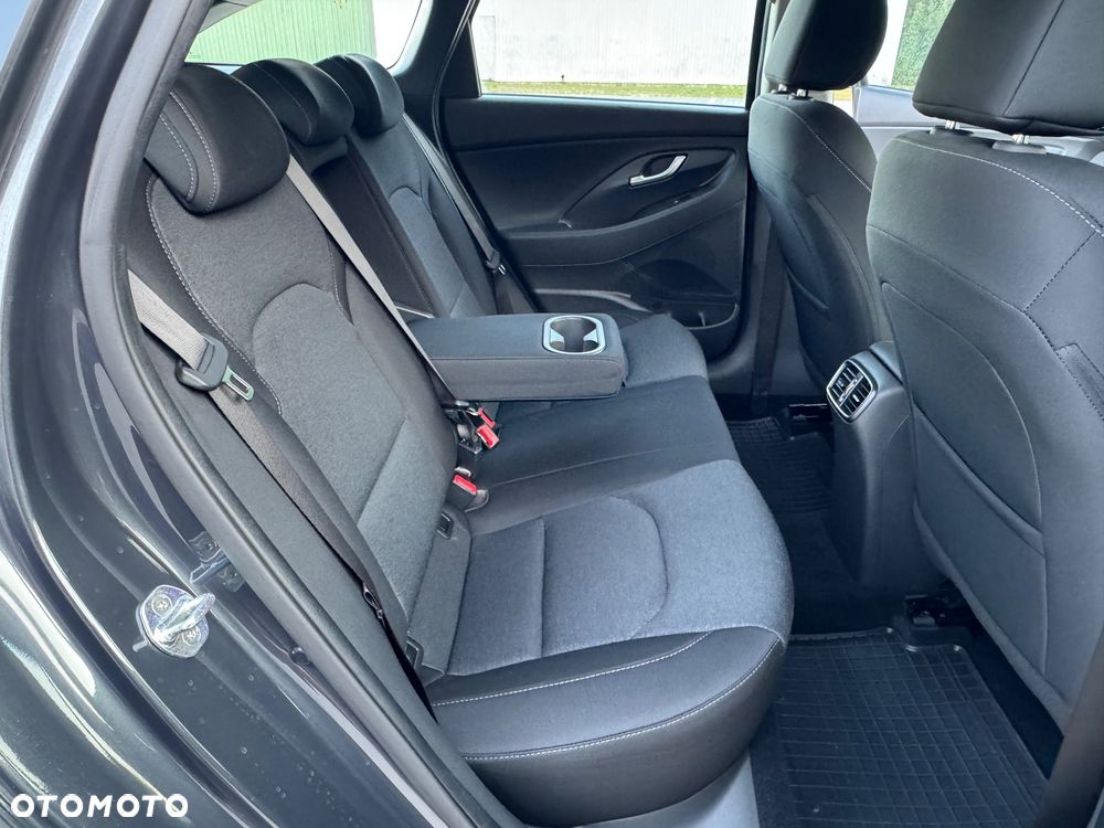Hyundai i30 1.6 D Comfort - 14