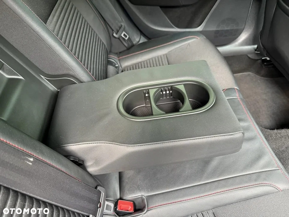 Skoda Octavia 2.0 TSI RS - 36