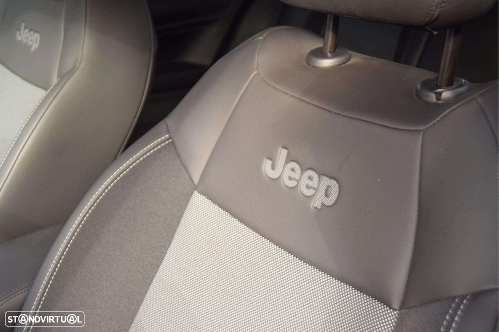 Jeep Avenger 54 kWh Summit - 34