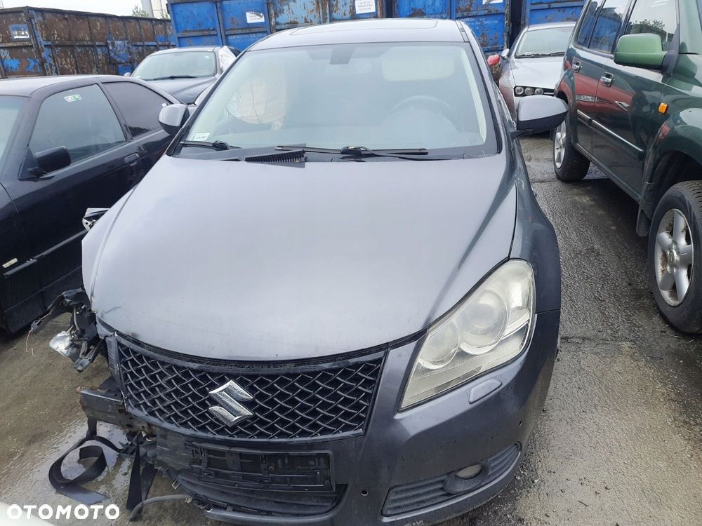 CZĘŚCI Suzuki Kizashi 2,4 BENZYNA 131 kW / 178 KM SEDAN - 4 DRZWI LAK ZMW - 1