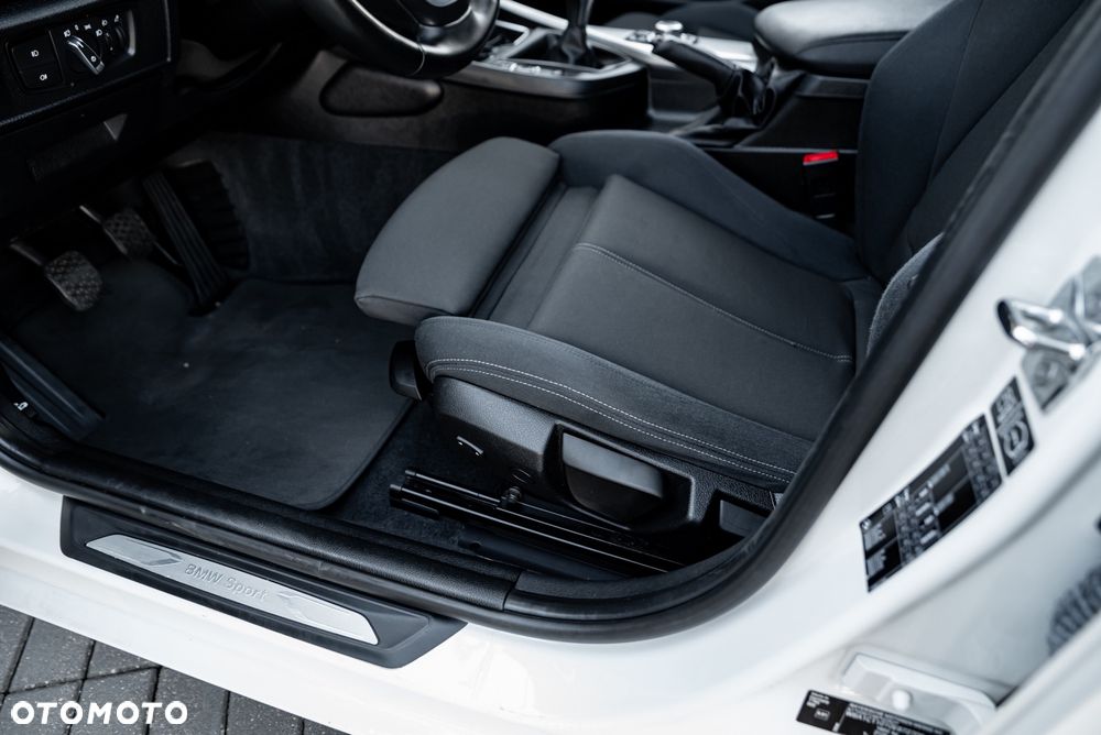 BMW Seria 1 118d Sport Line - 20