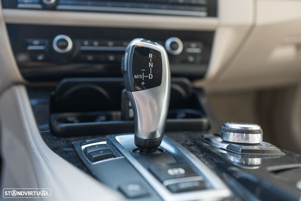 BMW 528 i Aut. Luxury Line - 19