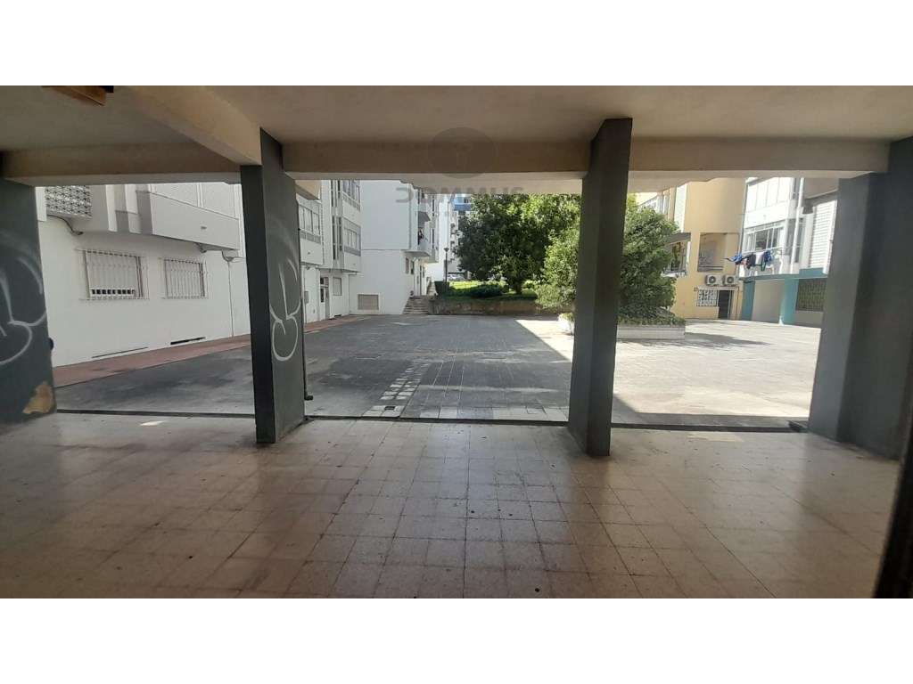 Loja com Rentabilidade - Centro de Rio de Mouro (Rinchoa) - Grande imagem: 2/24