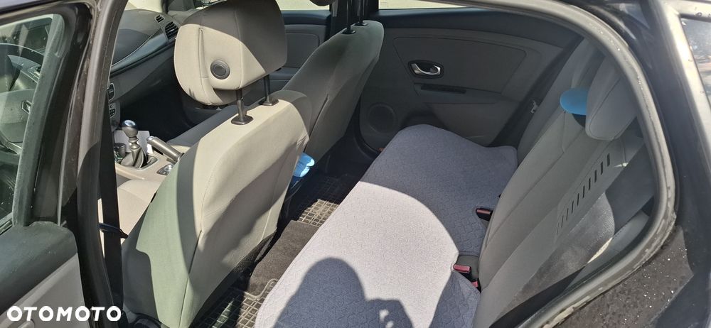 Renault Megane 1.5 dCi Dynamique - 8