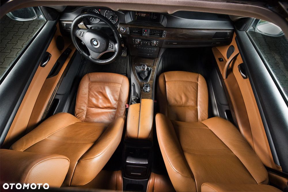 BMW Seria 3 320i - 10