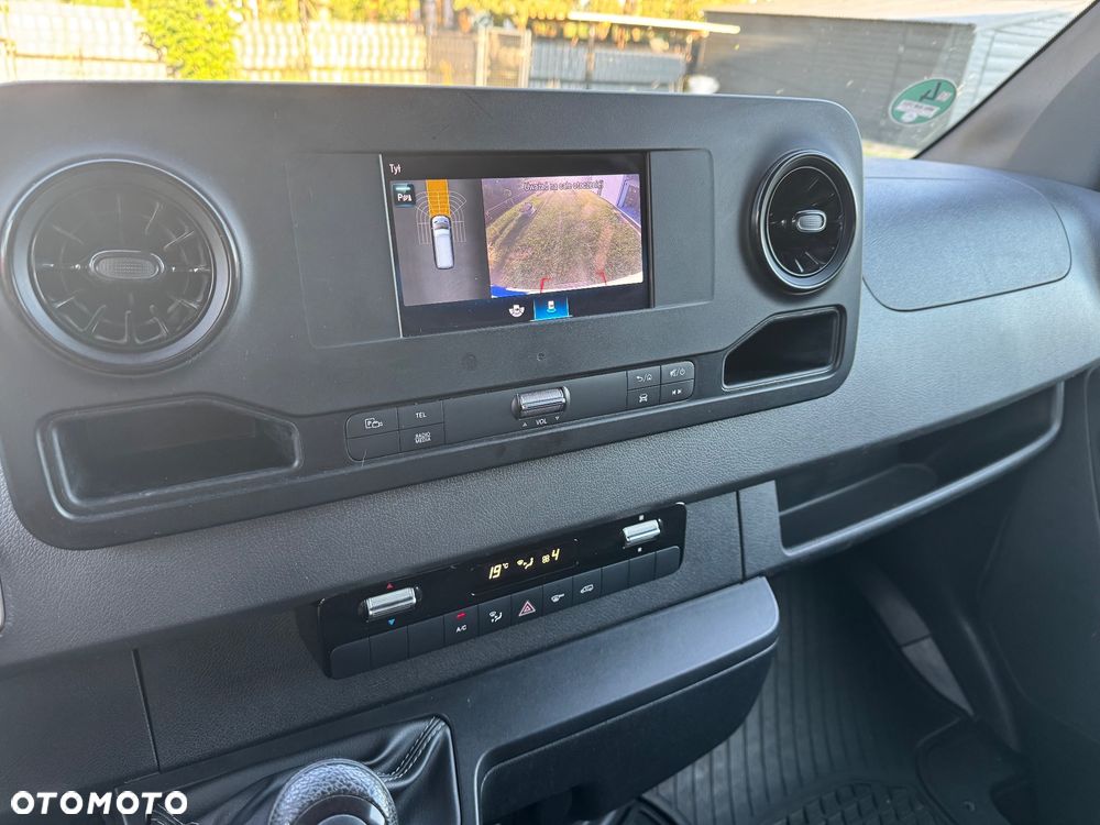 Mercedes-Benz Sprinter - 10