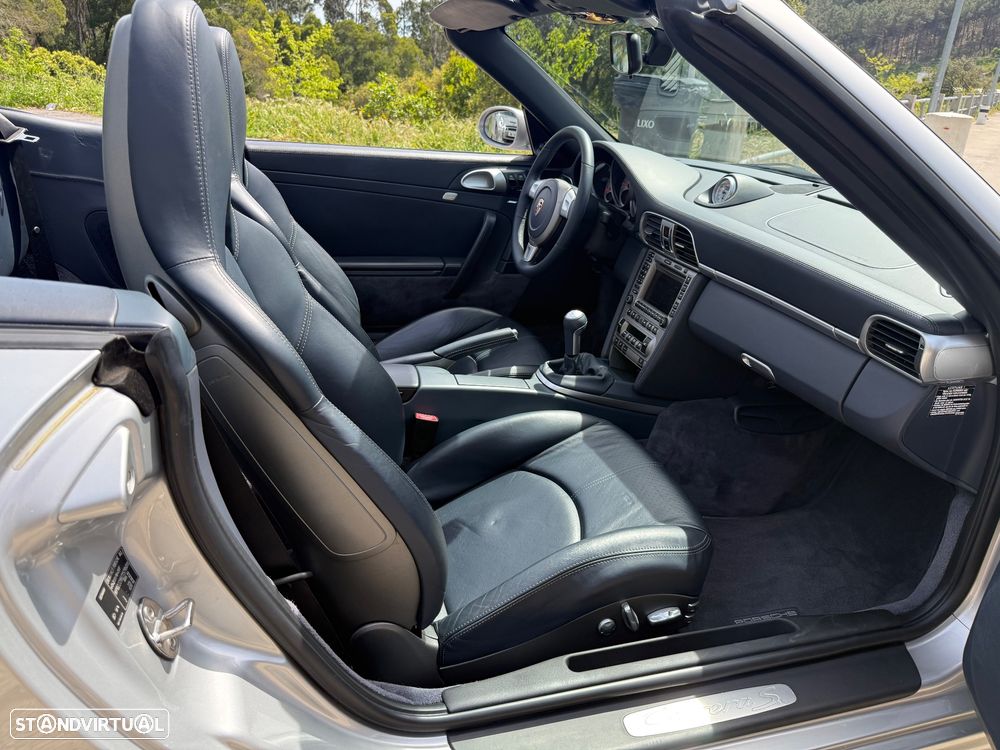 Porsche 911 (997) Carrera S Cabriolet - 28